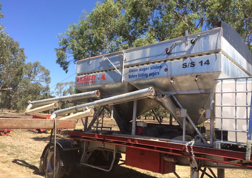 2009 R.K.Macey S/S 14 foot twin bin Grouper For Sale Machinery